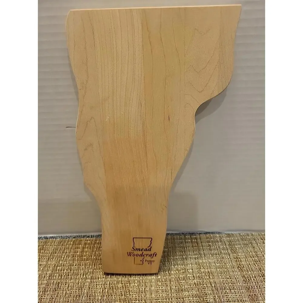 Smead Woodcraft Vermont shaped cutting board 10